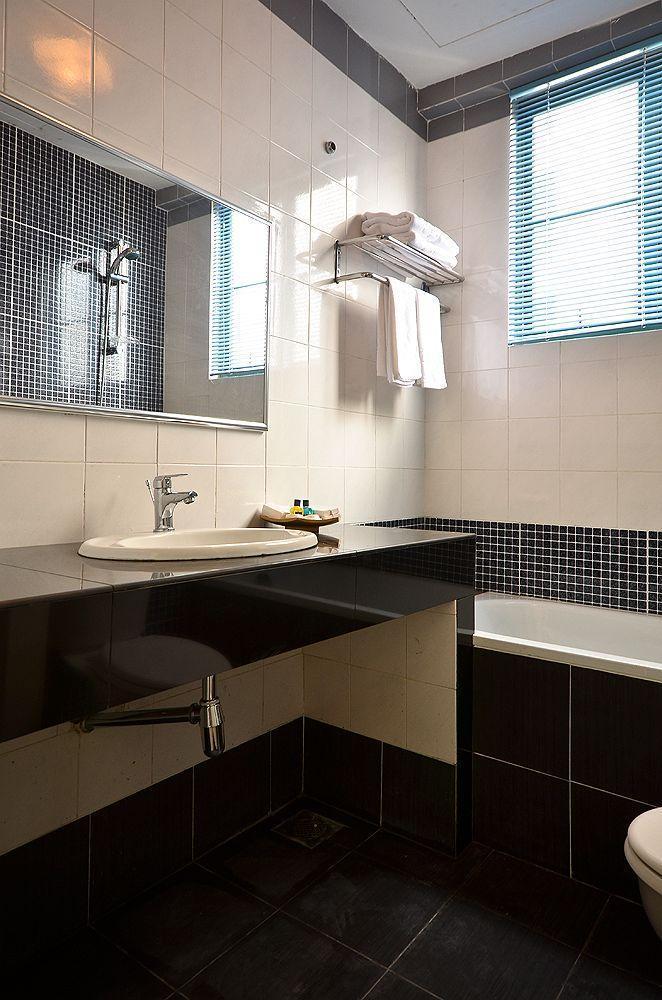 Jetty Suites Apartments Malacca Exterior photo